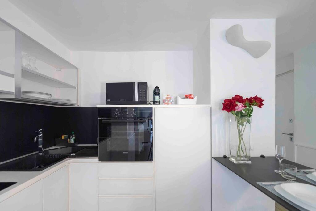 Piazza Di Spagna - Suite Frezza Rome Exterior photo
